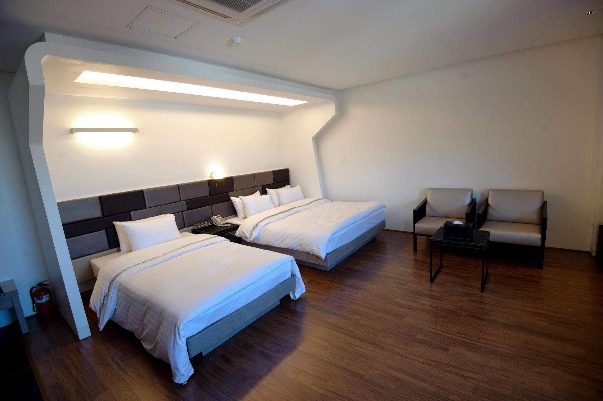 Jeonju Jazz Around Hotel Ngoại thất bức ảnh
